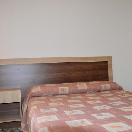 Labella - Hostal Rural Restaurante La Calahorra Bagian luar foto