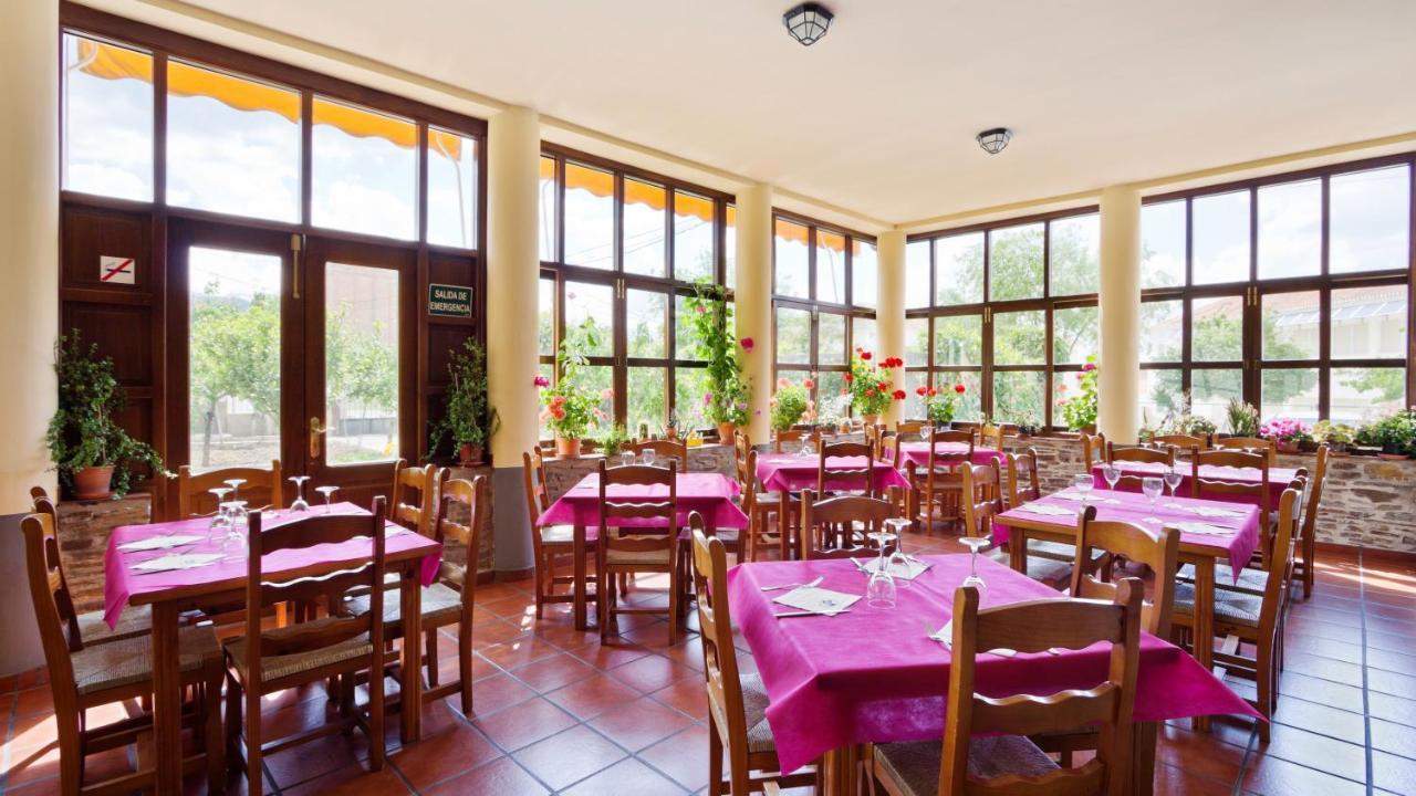 Labella Hostal Restaurante La Calahorra Bagian luar foto