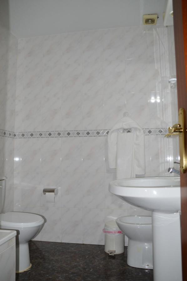 Labella - Hostal Rural Restaurante La Calahorra Bagian luar foto