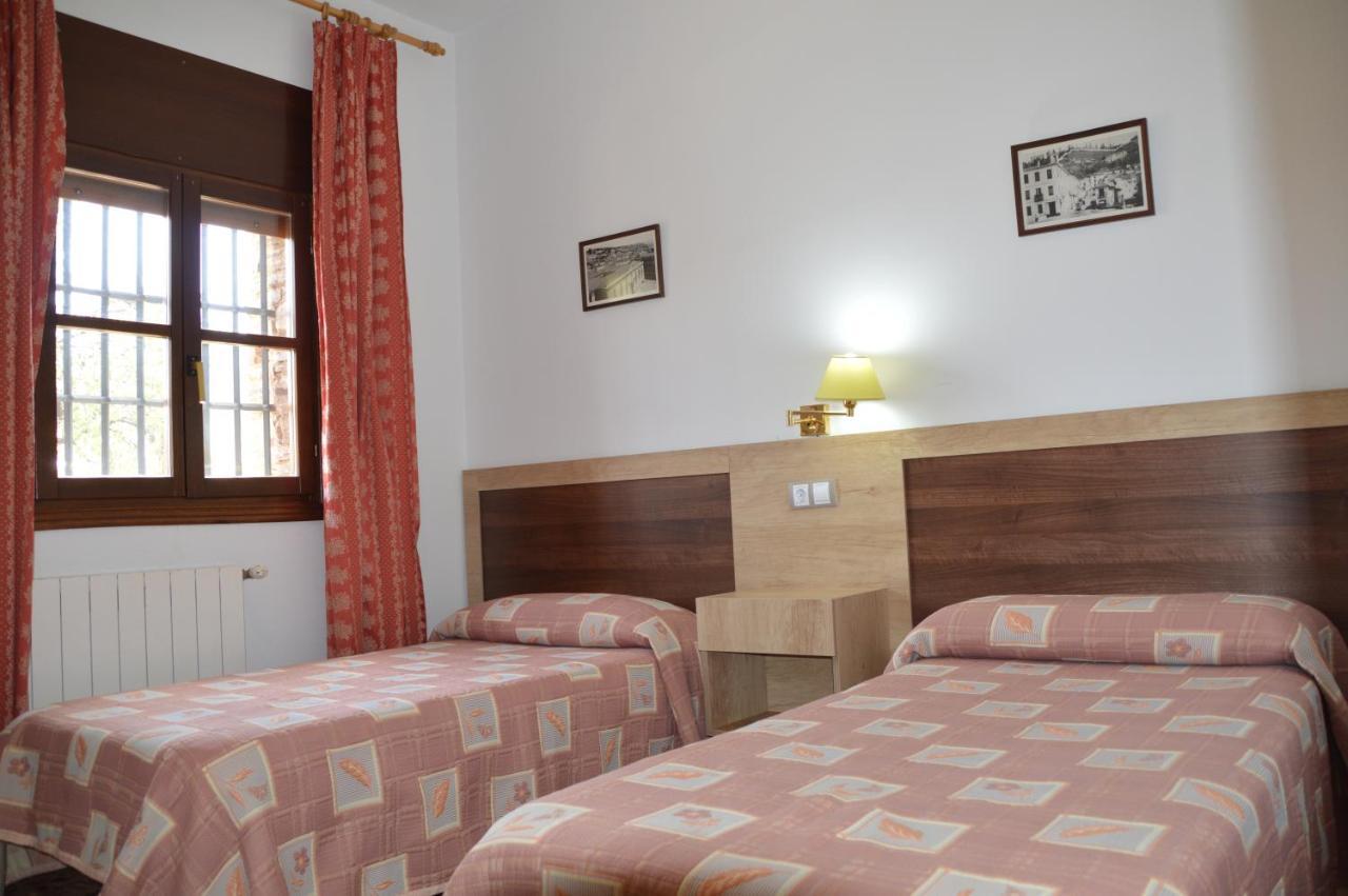 Labella - Hostal Rural Restaurante La Calahorra Bagian luar foto